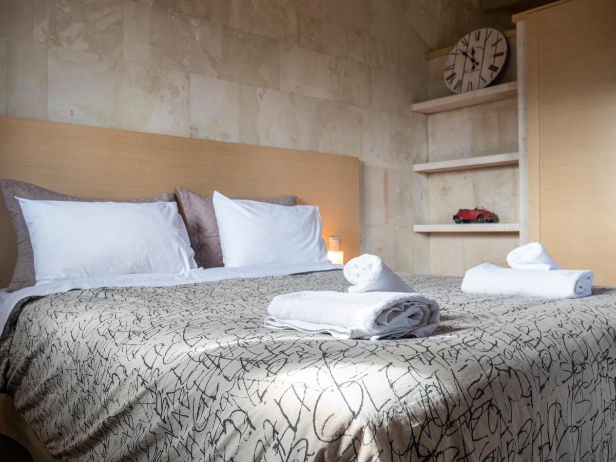 Pezoulia Lejlighedshotel Selakano Eksteriør billede